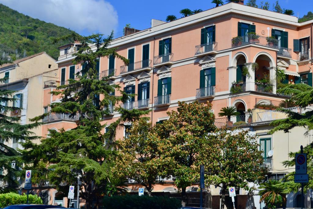 La Maison Du Paradis Salerno Bagian luar foto